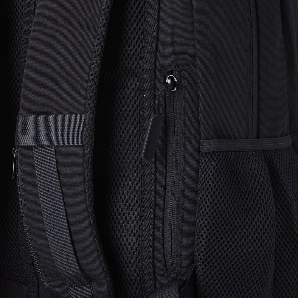 Mochila De Poliéster Usb 30L MOCHILA DE POLIÉSTER USB 30L